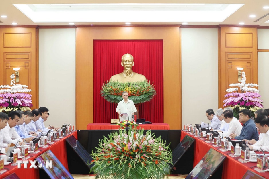 Tổng Bí thư Tô Lâm chủ trì phiên họp Thường trực Ban Chỉ đạo Trung ương về phát triển khoa học, công nghệ, đổi mới sáng tạo và chuyển đổi số. Ảnh: Thống Nhất - TTXVN
