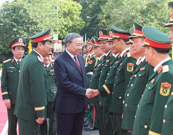 tong-bi-thu-to-lam-du-le-ky-niem-80-nam-ngay-truyen-thong-luc-luong-vu-trang-quan-khu-1-8343310-6.jpg