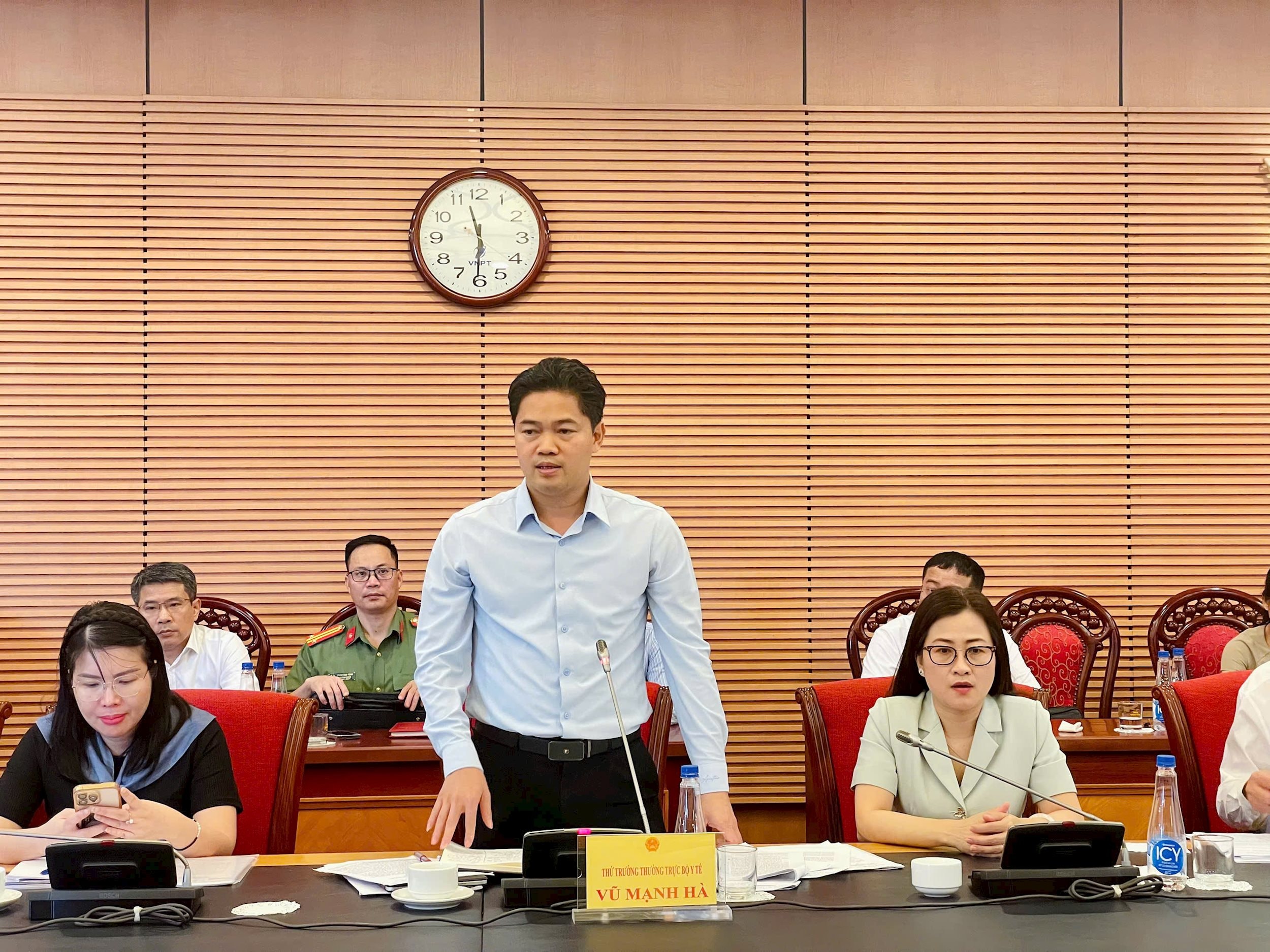 Mayor Vu Manh Ha