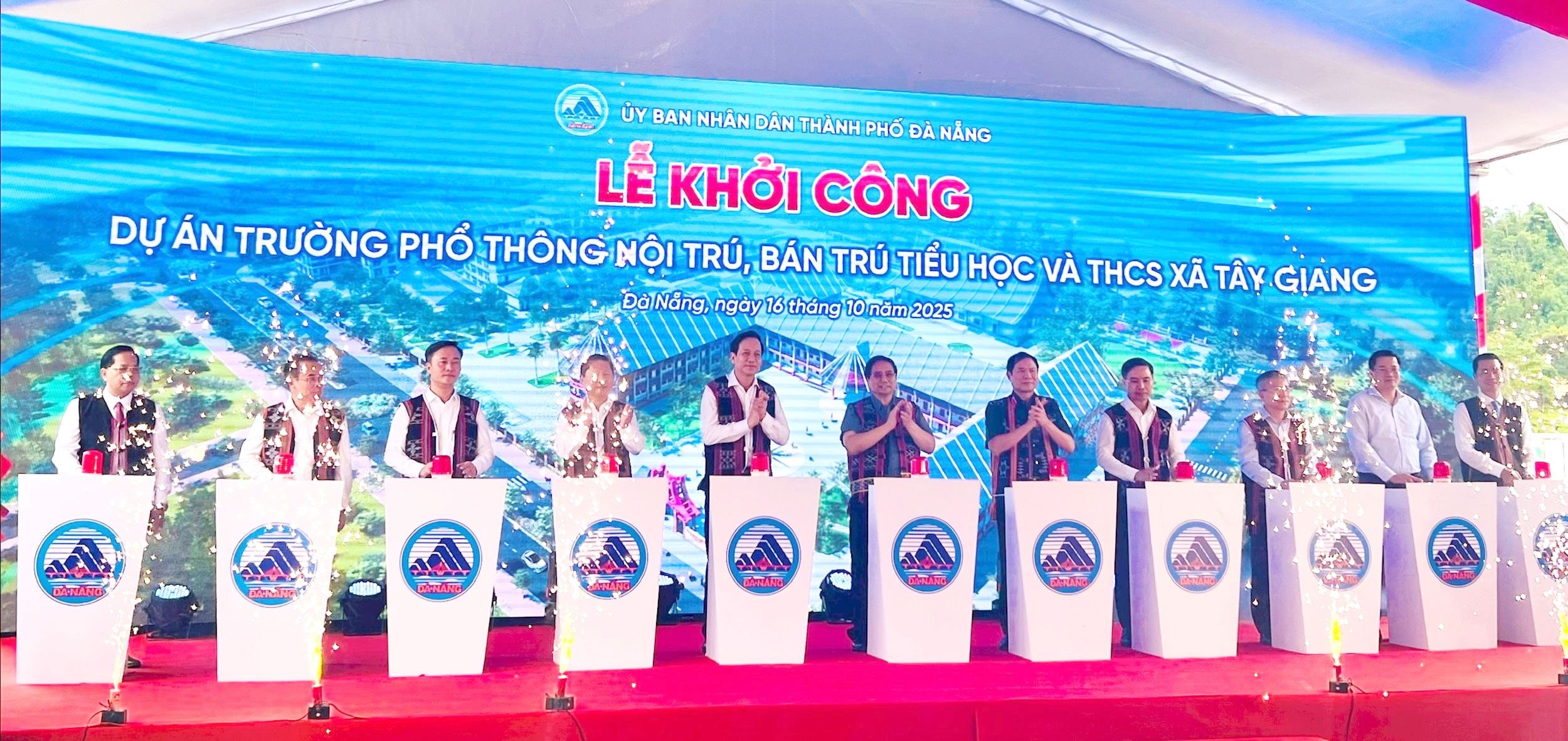 นายกรัฐมนตรีและผู้นำพรรค รัฐ และหน่วยงานท้องถิ่น กดปุ่มเริ่มโครงการ