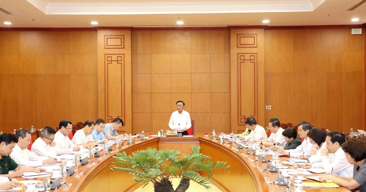 A meeting chaired by Politburo member and Permanent Member of the Party Central Committee’s Secretariat Tran Cam Tu with Party committees, central agencies, and mass organisations on October 16 (Photo: VNA)
