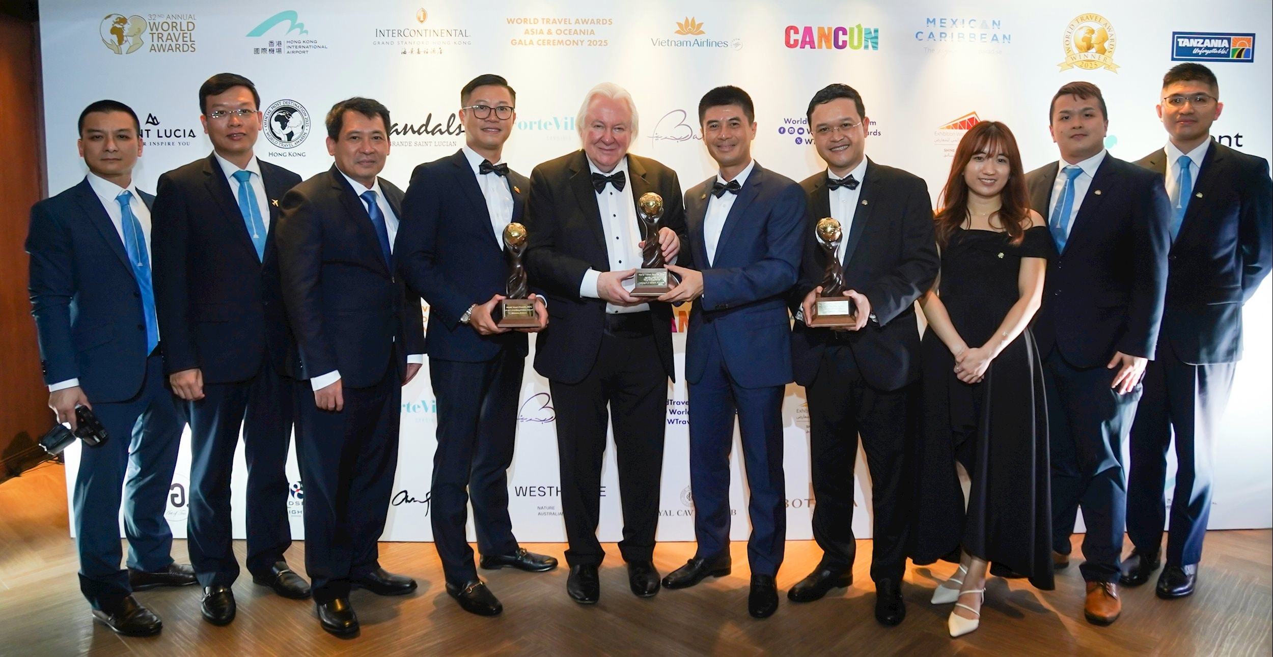 Ảnh 1. Vietnam Airlines được vinh danh trong ba hạng mục giải thưởng quan trọng của World Travel Awards châu Á 2025. Ảnh VNA