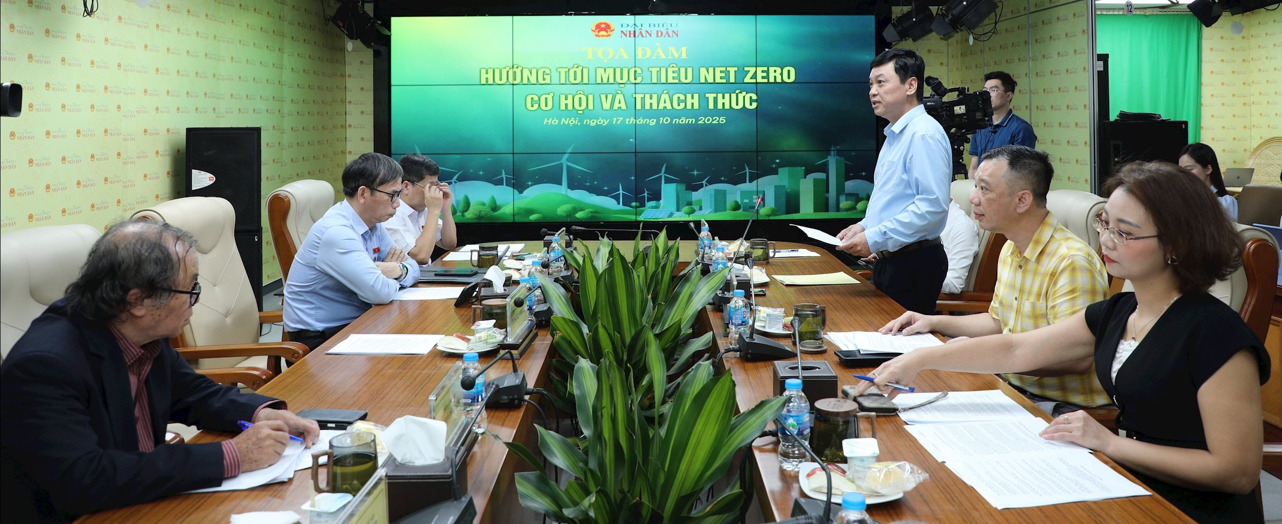 Toàn cảnh buổi toạ đàm. Ảnh: Khánh Duy