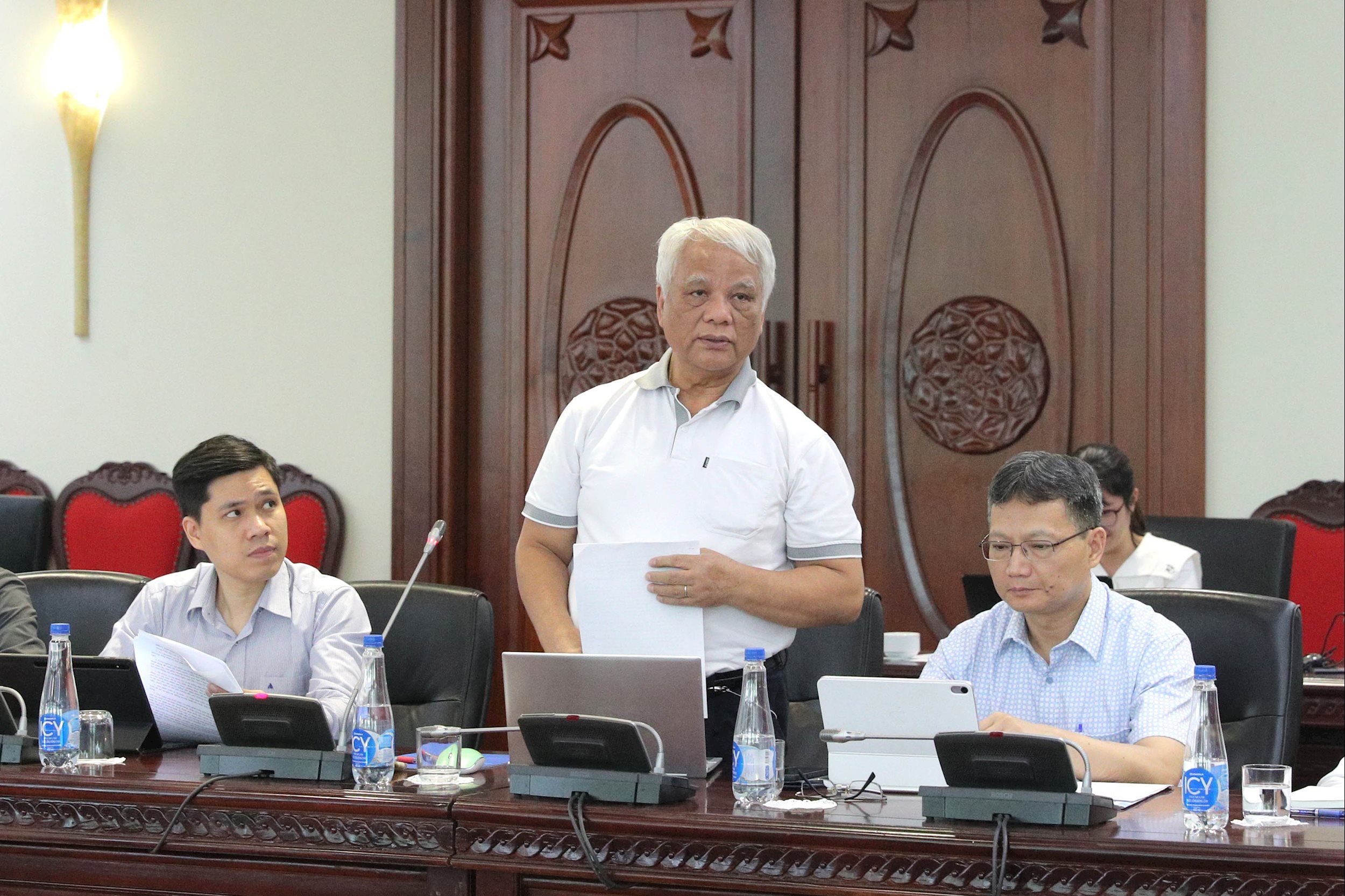 Vicepreședintele Asociației Vietnameze pentru Tehnologia Informației, Dr. Phung Van On, a vorbit la conferință