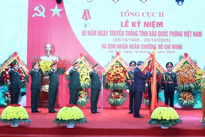 vna-potal-tong-bi-thu-to-lam-du-le-ky-niem-80-nam-ngay-truyen-thong-tinh-bao-quoc-phong-viet-nam-8346680.jpg