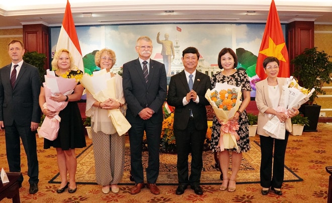 hungary-na-speaker-hcm-city-1.jpg