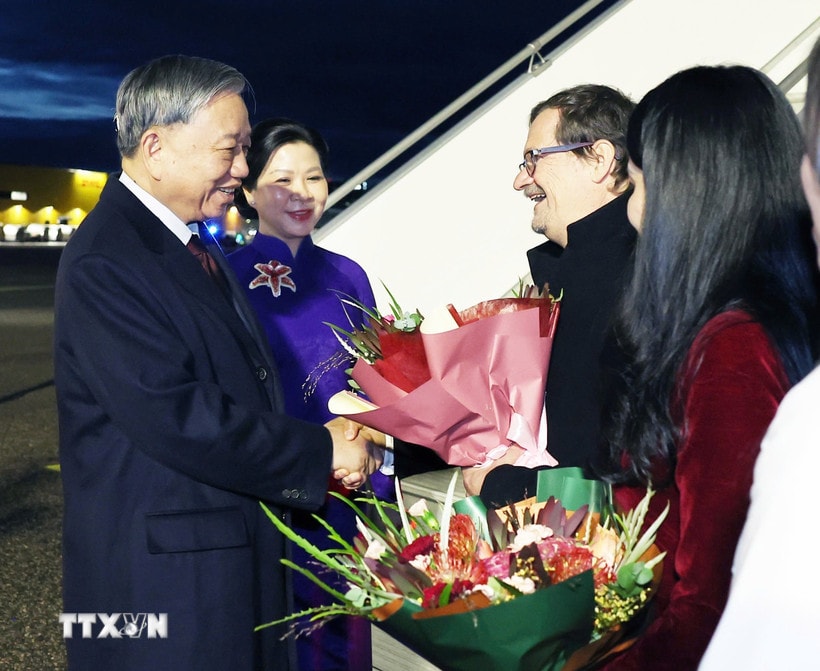 Tổng Bí thư Tô Lâm và Phu nhân đến Thủ đô Helsinki, bắt đầu chuyến thăm chính thức Cộng hòa Phần Lan. Ảnh: Thống Nhất/TTXVN