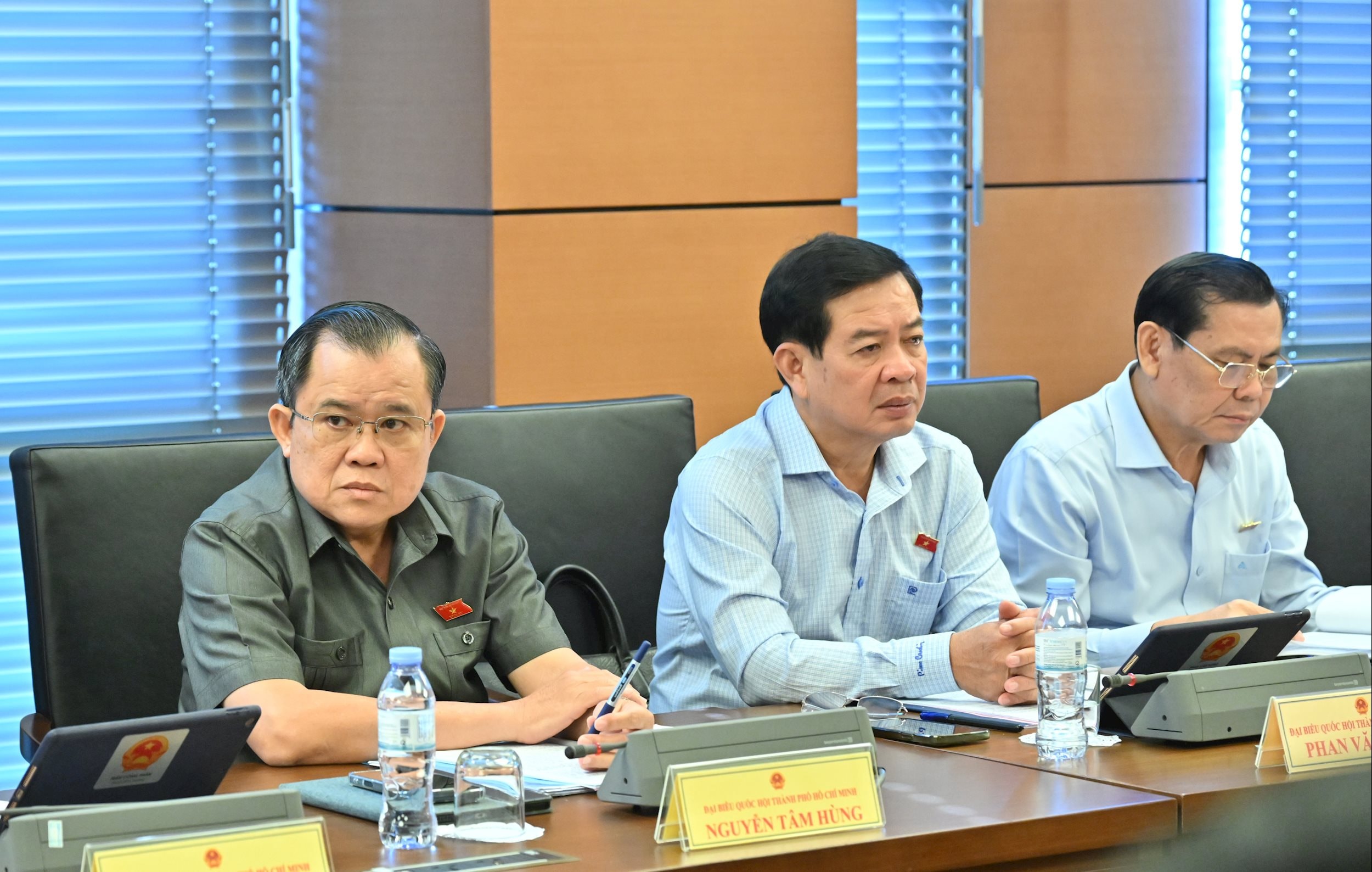 Các đại biểu tại phiên họp tổ TP Hồ Chí Minh