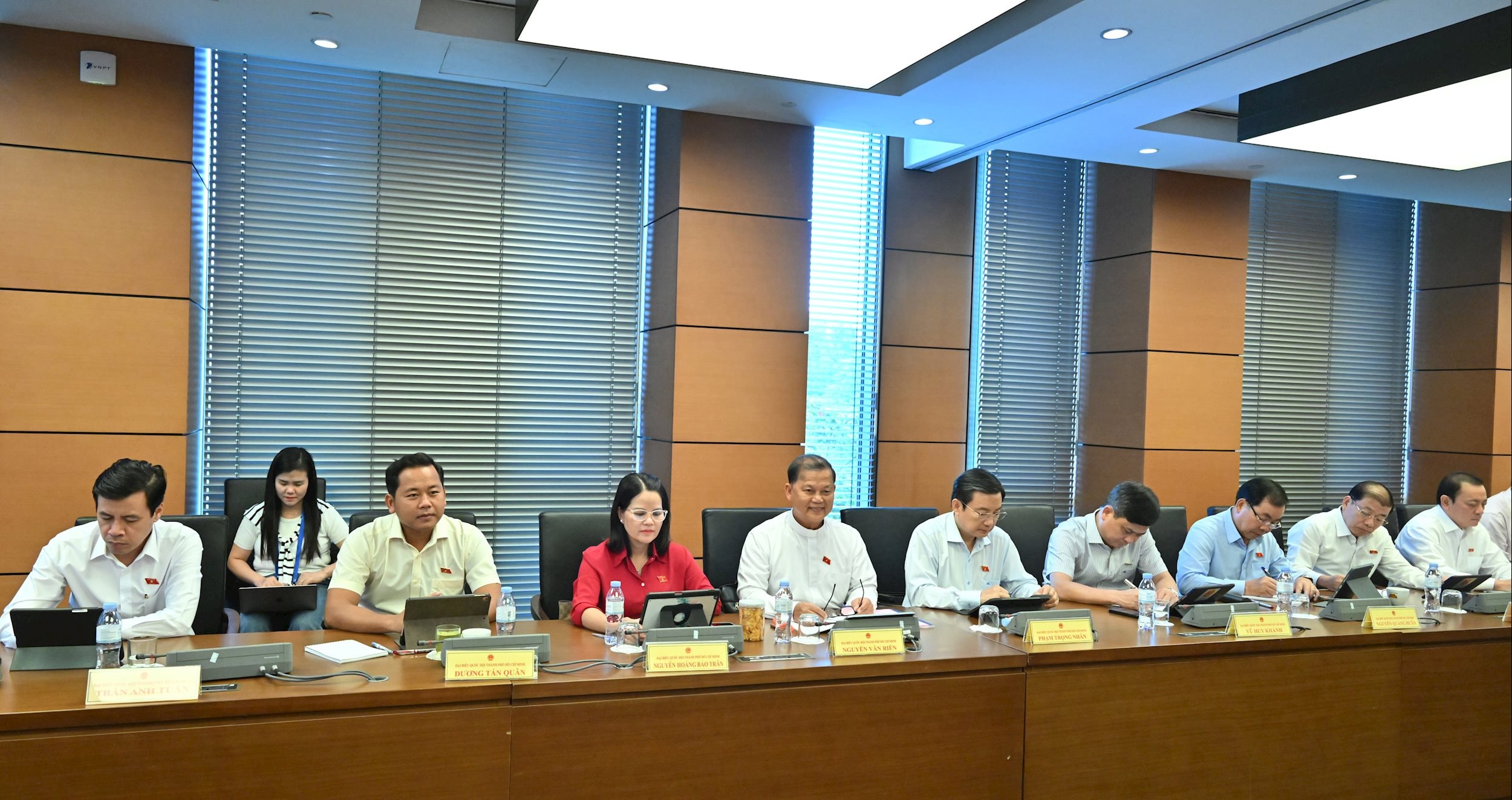 Các đại biểu tại phiên thảo luận tổ TP Hồ Chí MinhVQK_0535