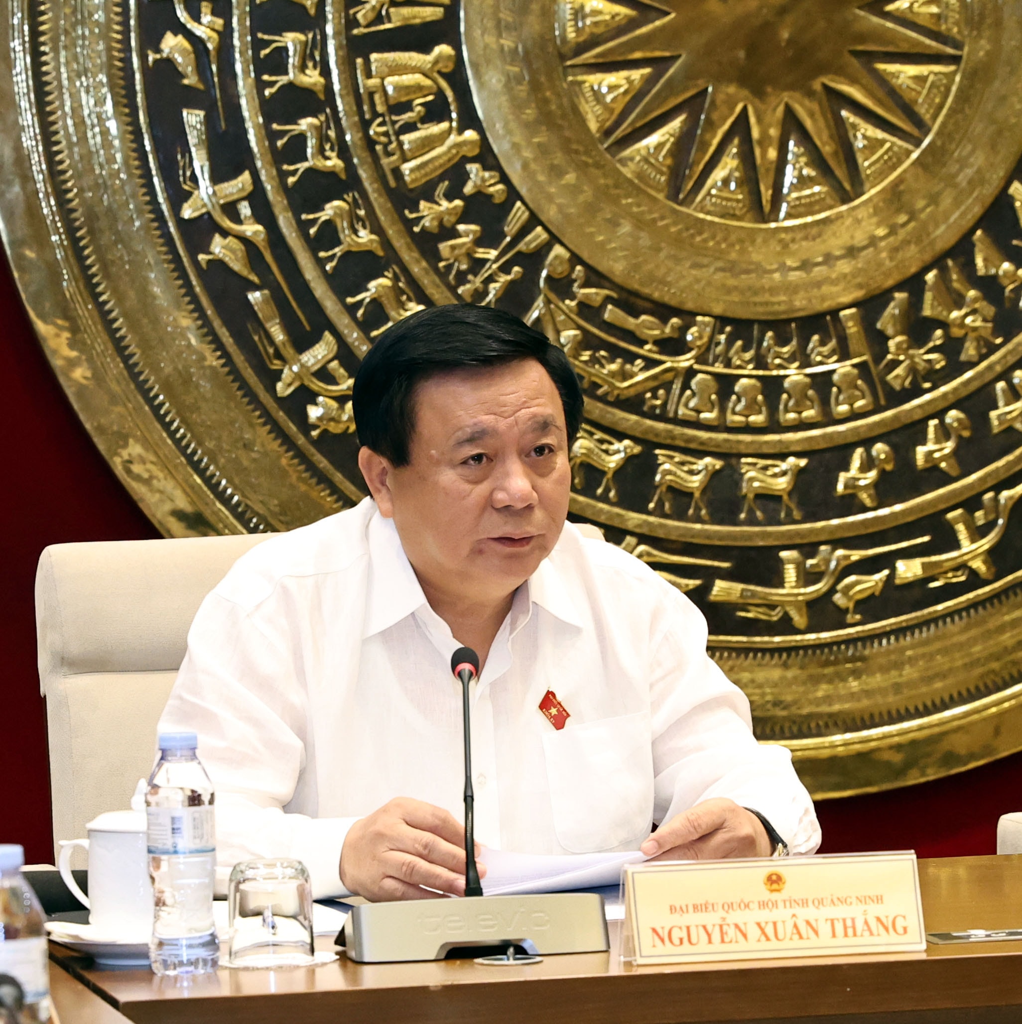 Chủ tịch Hội đồng Lý luận Trung ương, Giám đốc Học viện Chính trị Quốc gia Hồ Chí Minh Nguyễn Xuân Thắng tham dự họp Tổ 14