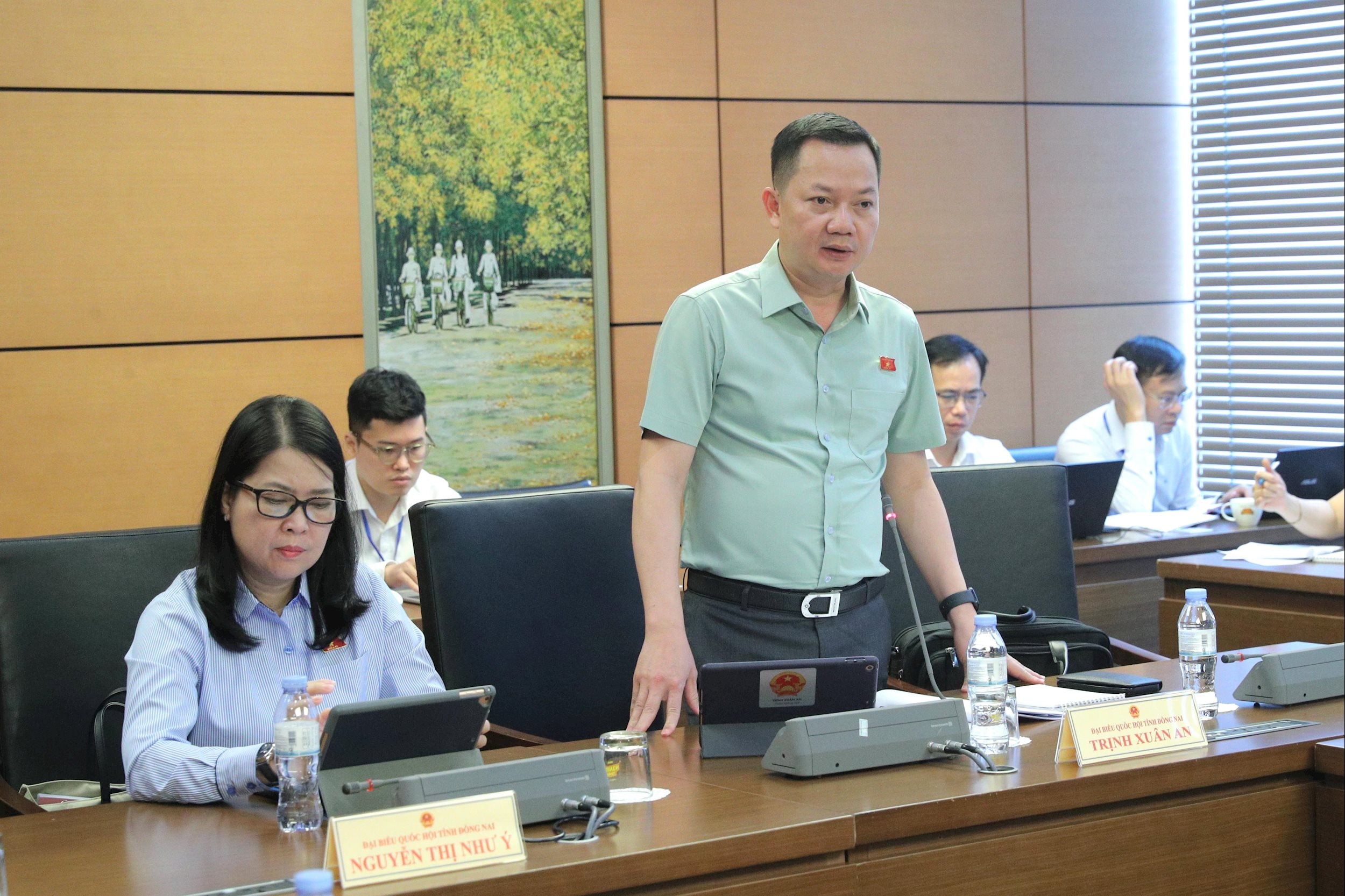 សមាជិករដ្ឋសភា Trinh Xuan An (Dong Nai)