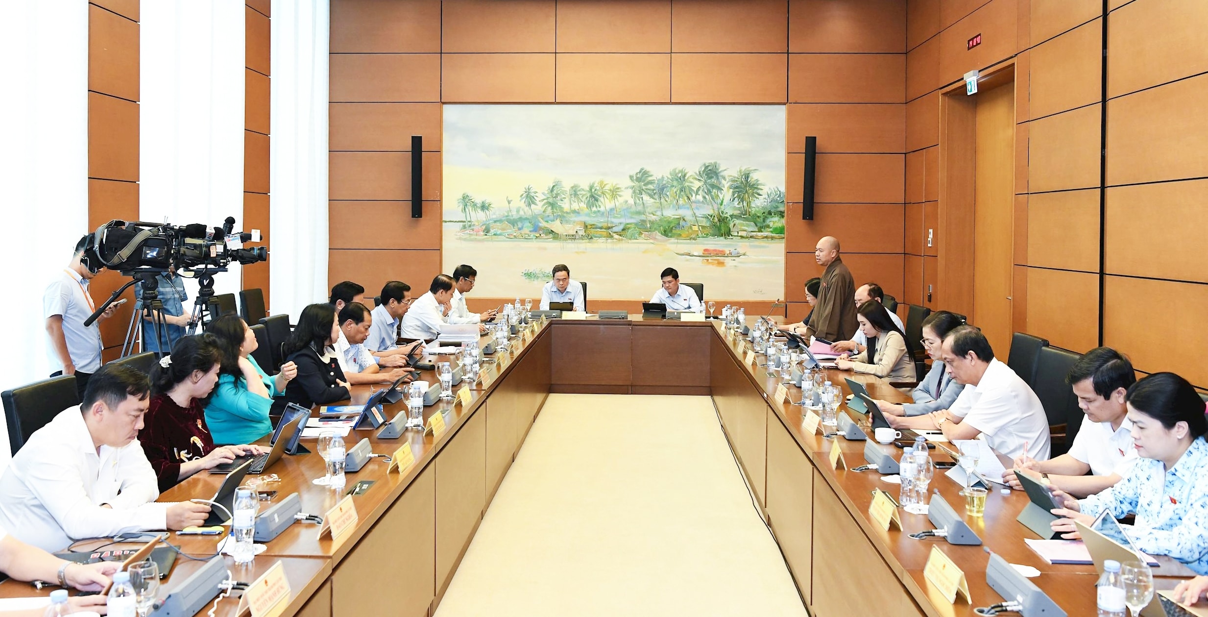 to11-chieu.jpg