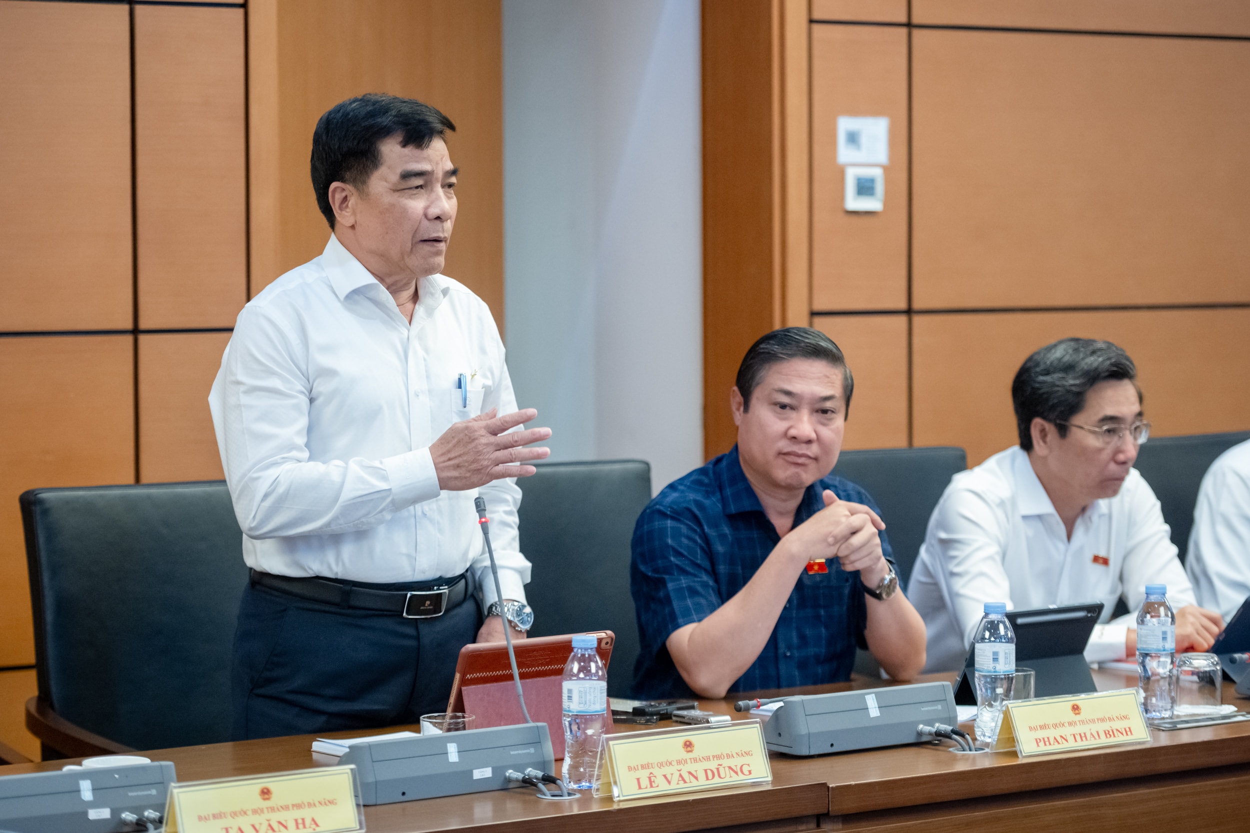 ĐBQH Lê Văn Dũng - Đà Nẵng phát biểu