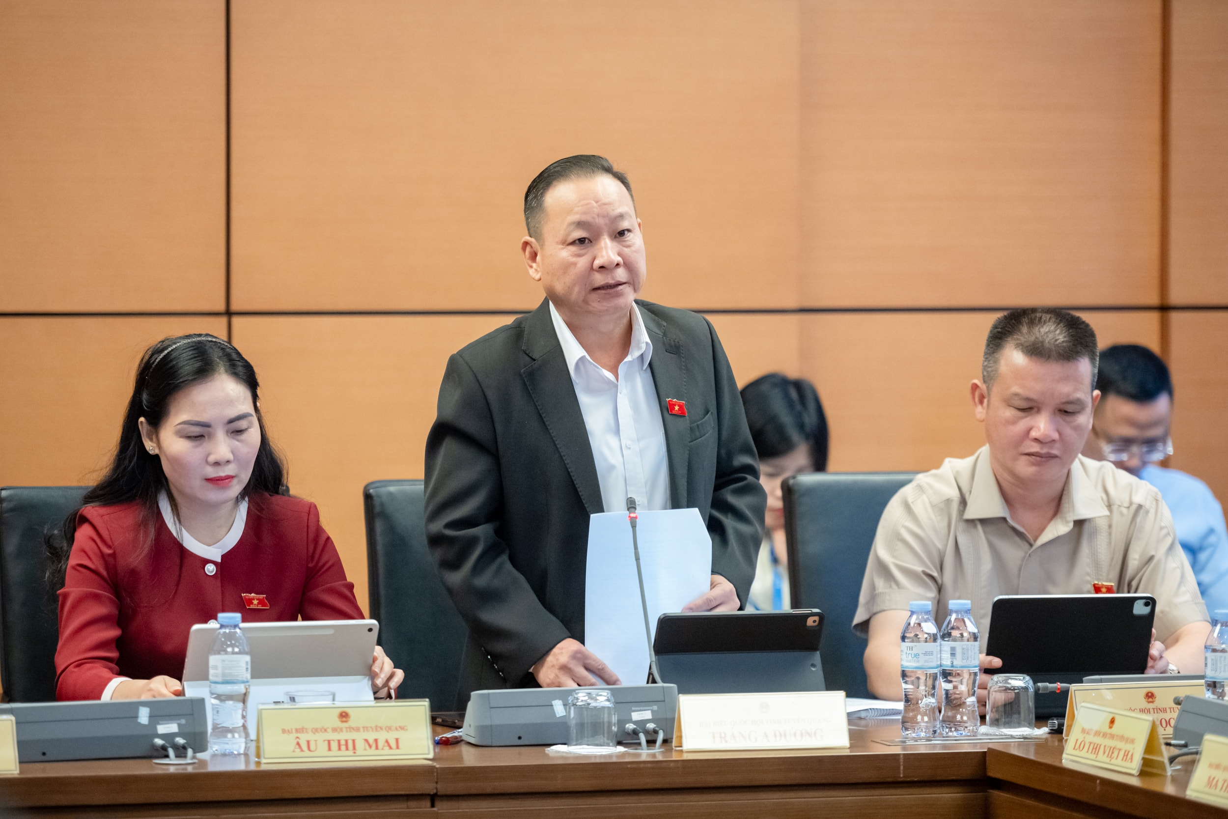 ĐBQH Tráng A Dương - Tuyên Quang phát bie