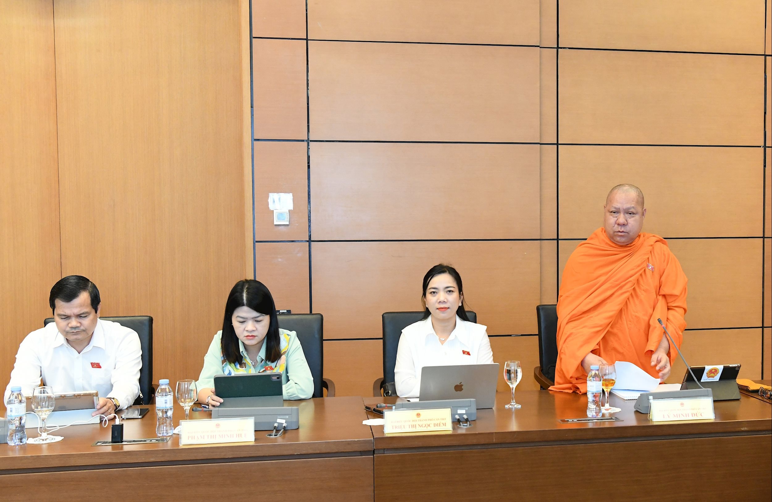 ĐB Lý Minh Đức, Thành phố Cần Thơ1