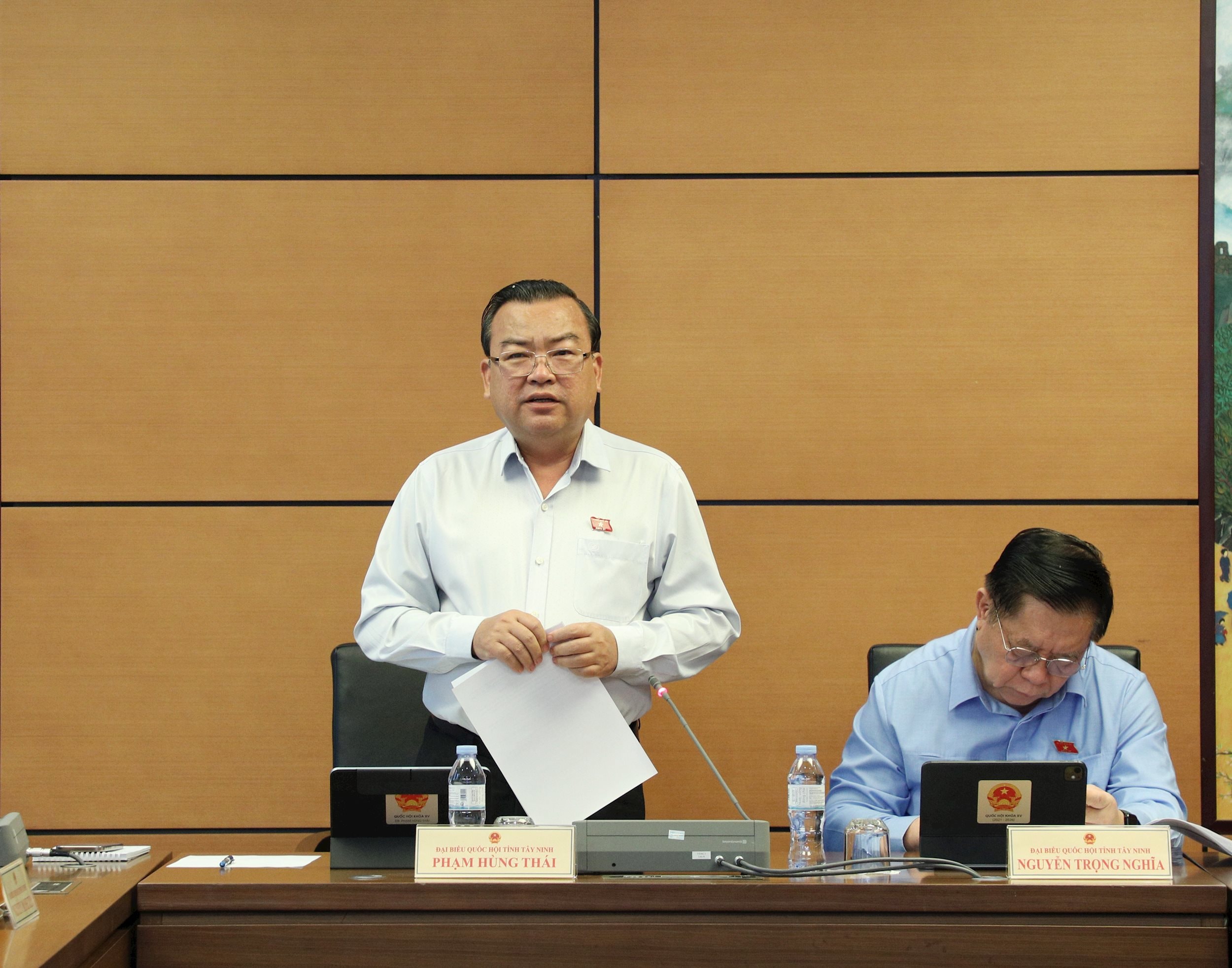 Trưởng Đoàn ĐBQH tỉnh Tây Ninh Phạm Hùng Thái chủ trì buổi thảo luận