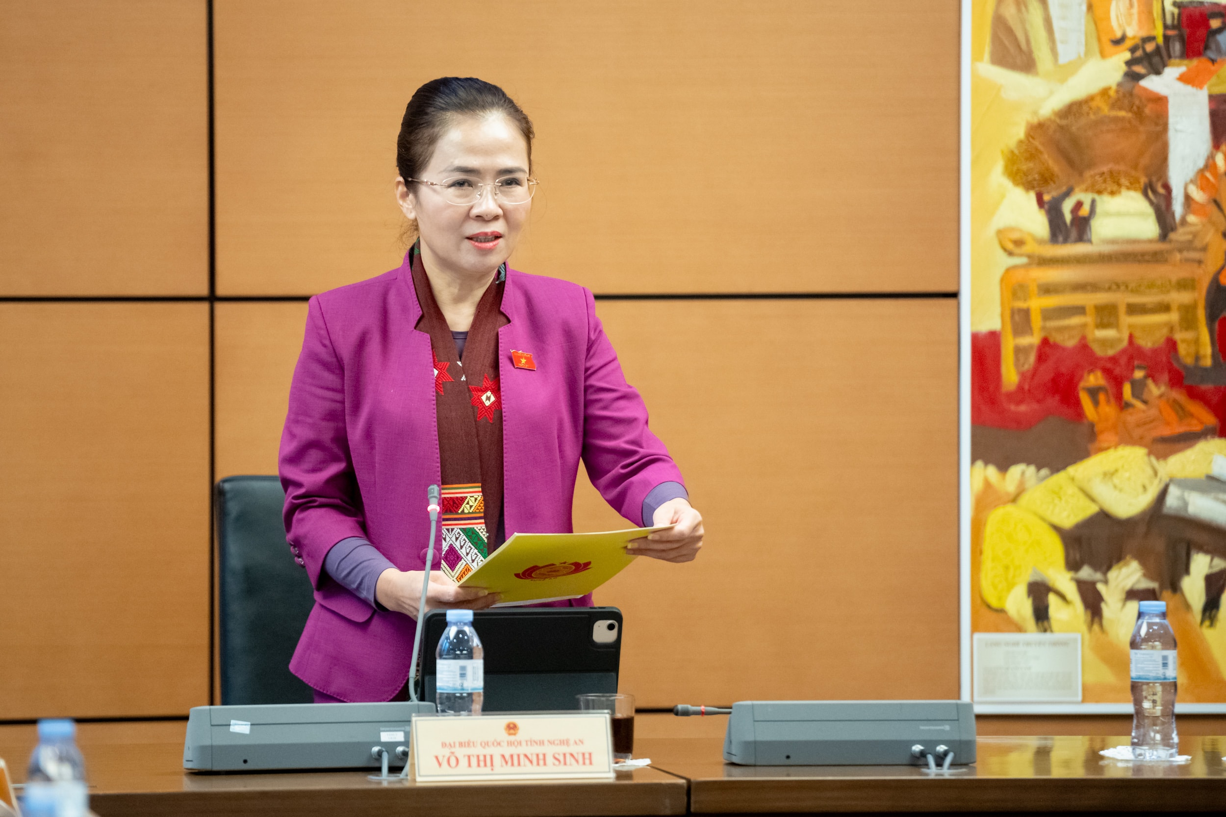 Vo Thi Minh Sinh, chef för nationalförsamlingens delegation i Nghe An-provinsen, håller ett tal. Foto: Pham Thang