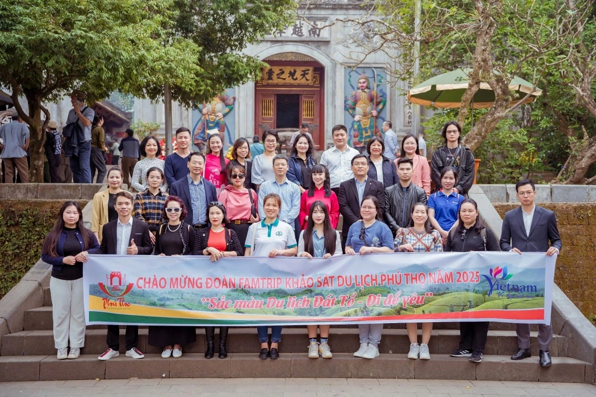 44-_tourist_indonesia_visits_Hung_-_nguyen_quoc_hung.webp