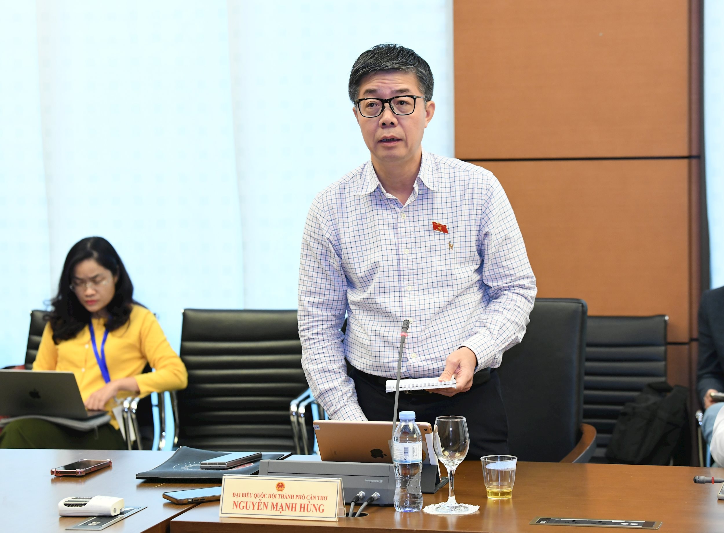 ĐB Nguyễn Mạnh Hùng, Đoàn ĐBQH Thành phố Cần Thơ phát biểu.1