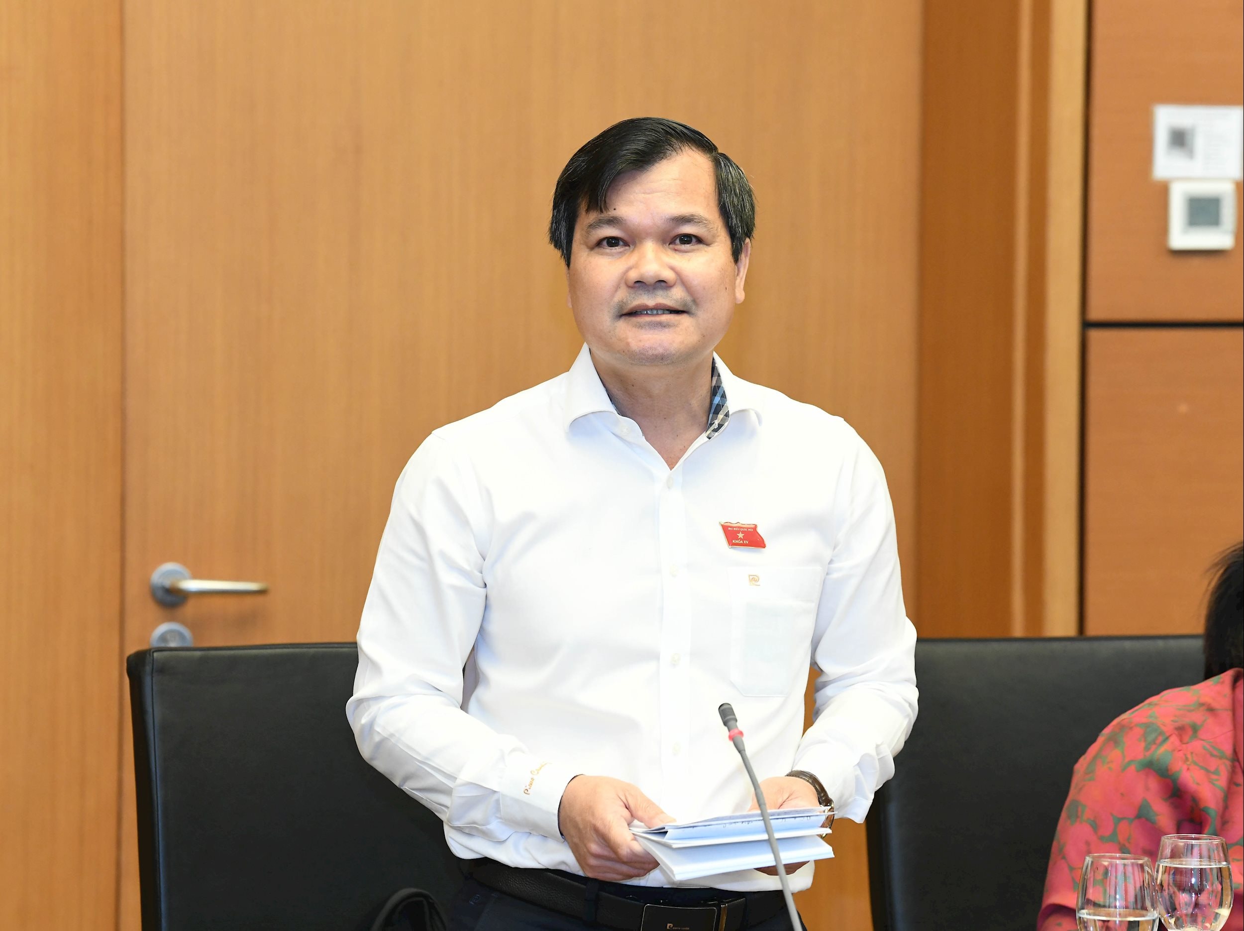 ĐB Nguyễn Văn Quân, Đoàn ĐBQH Thành phố Cần Thơ phát biểu.2