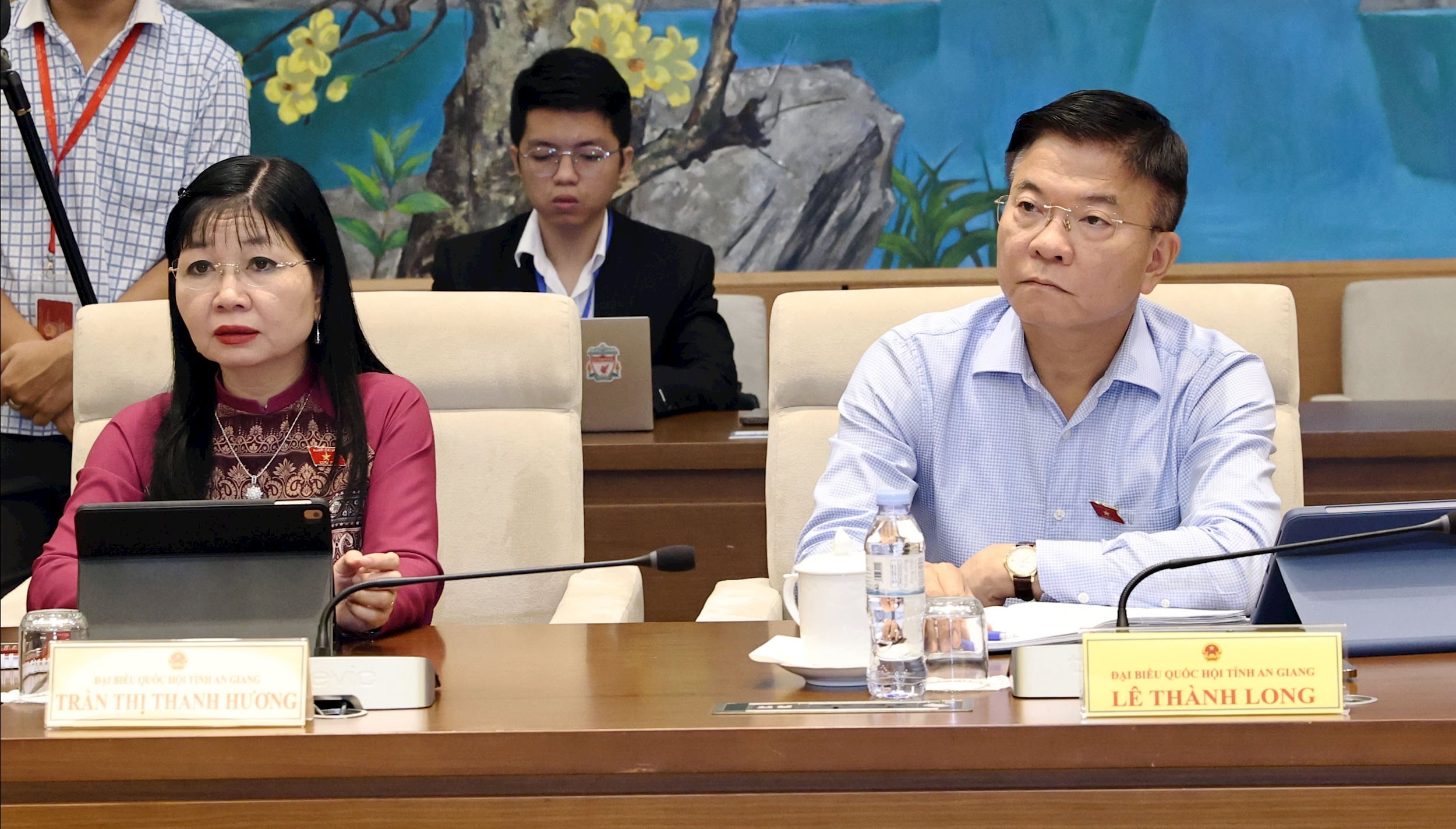 Phó Thủ tướng Chính phủ Lê Thành Long tham dự họp Tổ 14