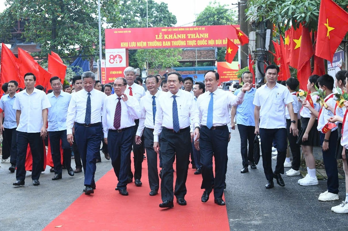 Chủ tịch Quốc hội Trần Thanh Mẫn và các đại biểu dự Lễ khánh thành Khu lưu niệm Trưởng Ban Thường trực Quốc hội Bùi Bằng Đoàn