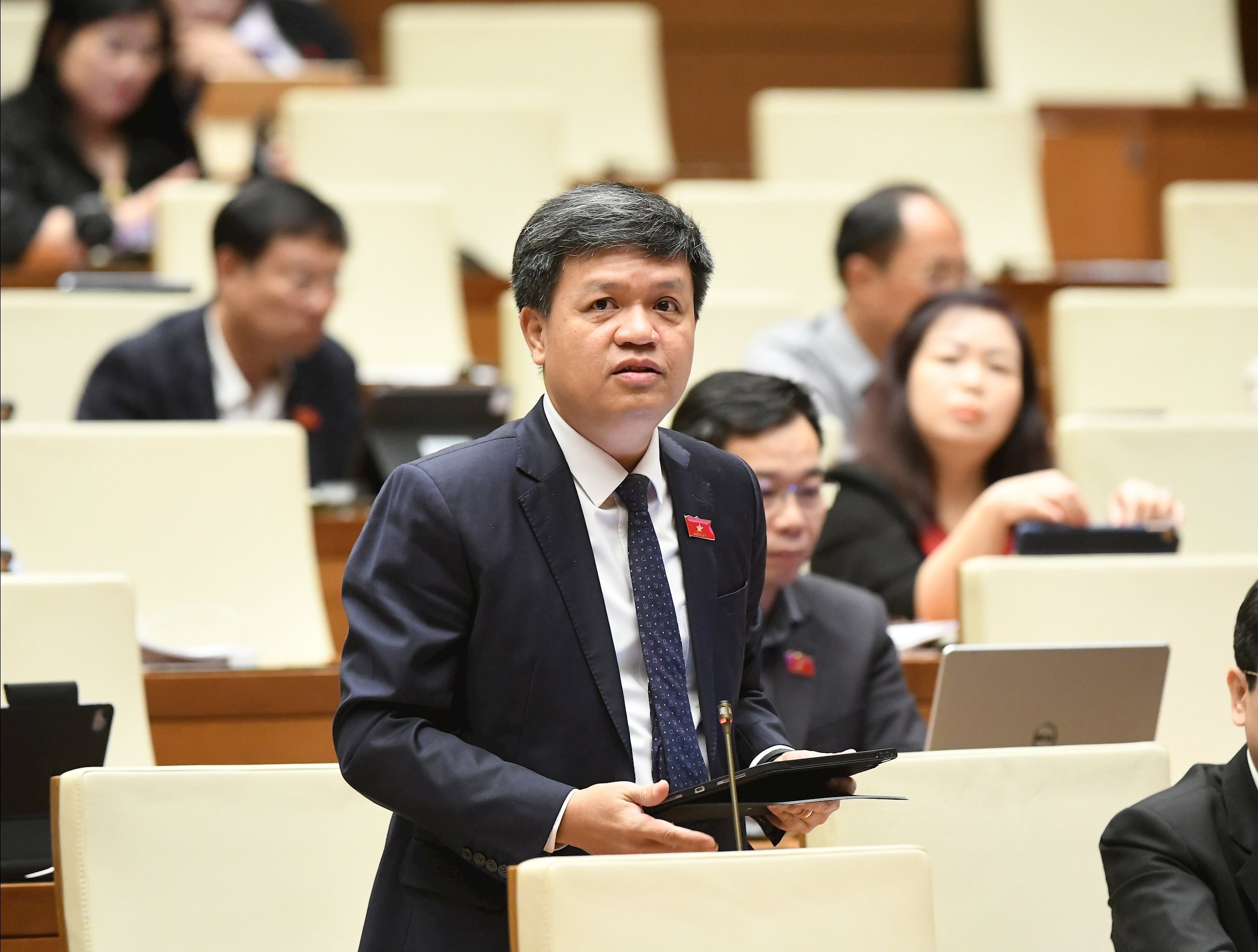 Đại biểu Tạ Đình Thi , Đoàn ĐBQH Hà Nội.2