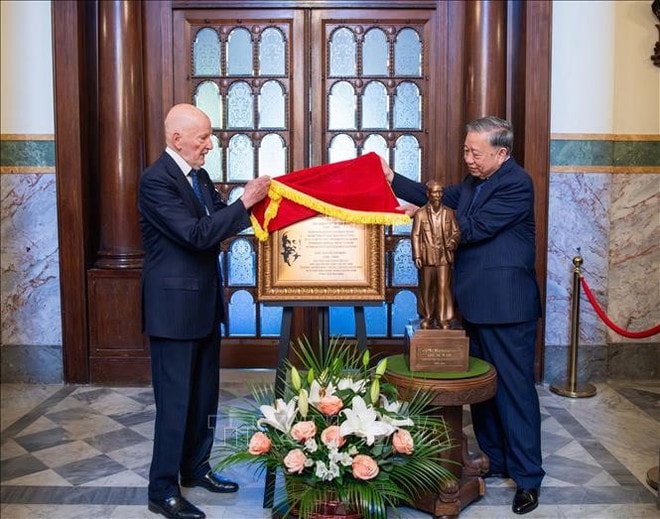 former-king-2.jpg