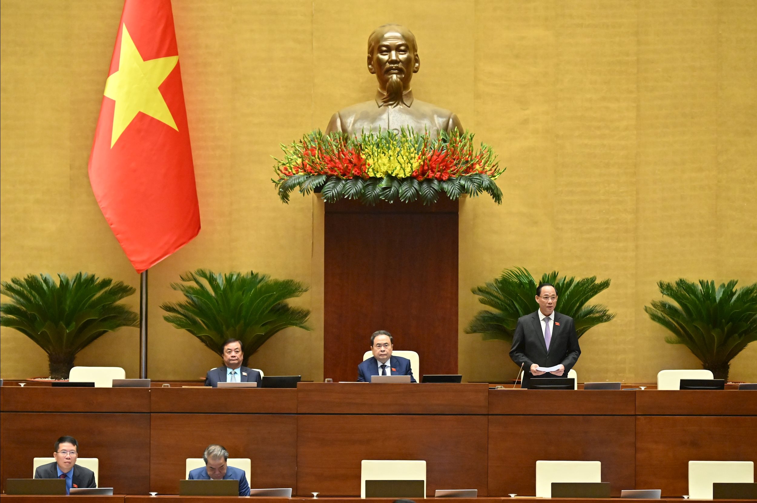 Phó Chủ tịch Quốc hội Trần Quang Phương điều hành phiên họpVQK_2338