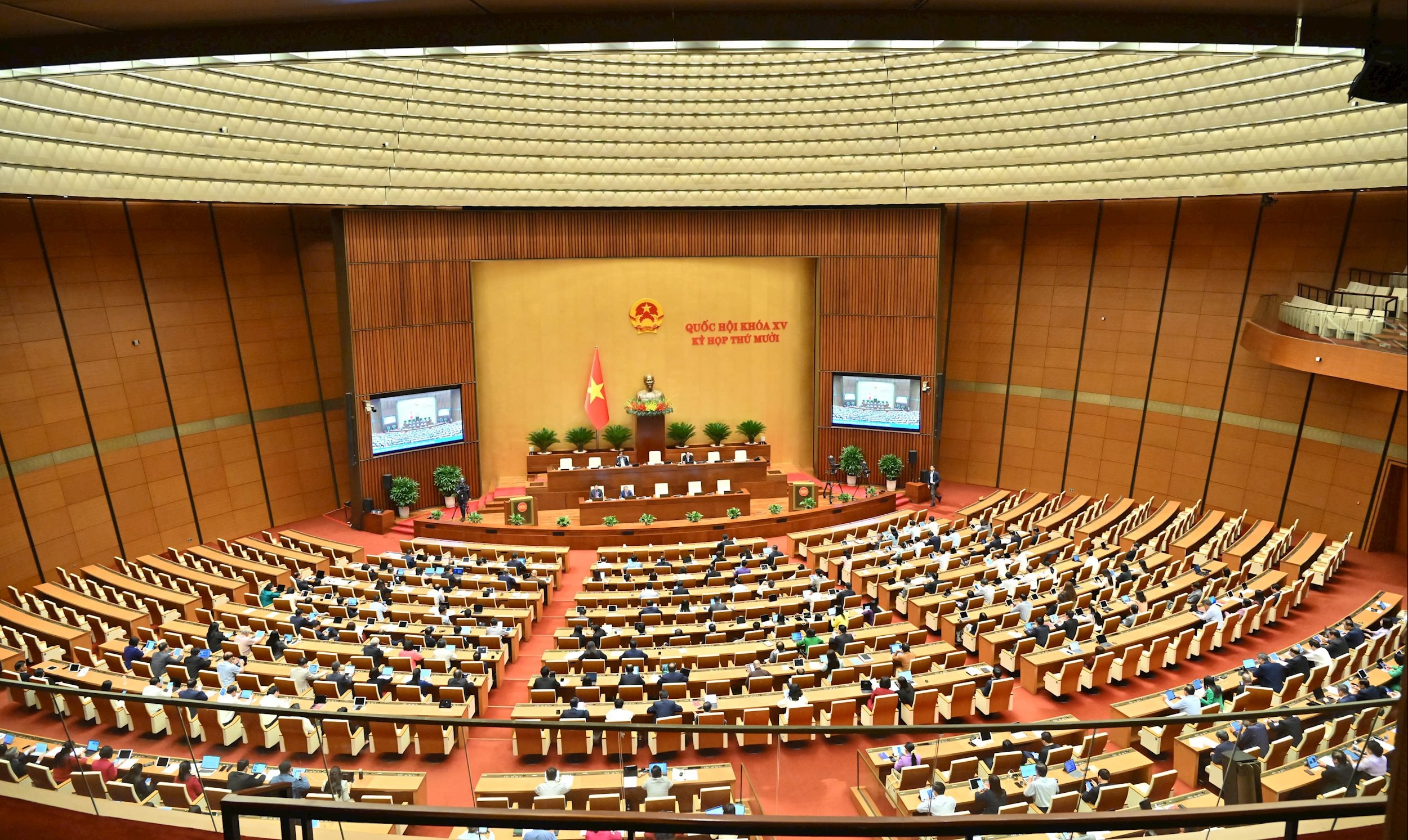 Toàn cảnh phiên họpVQK_2528