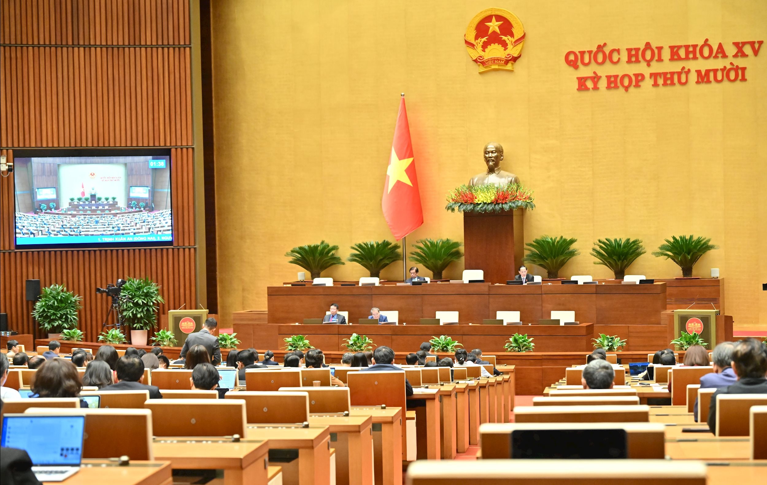 Toàn cảnh phiên họpVQK_2549