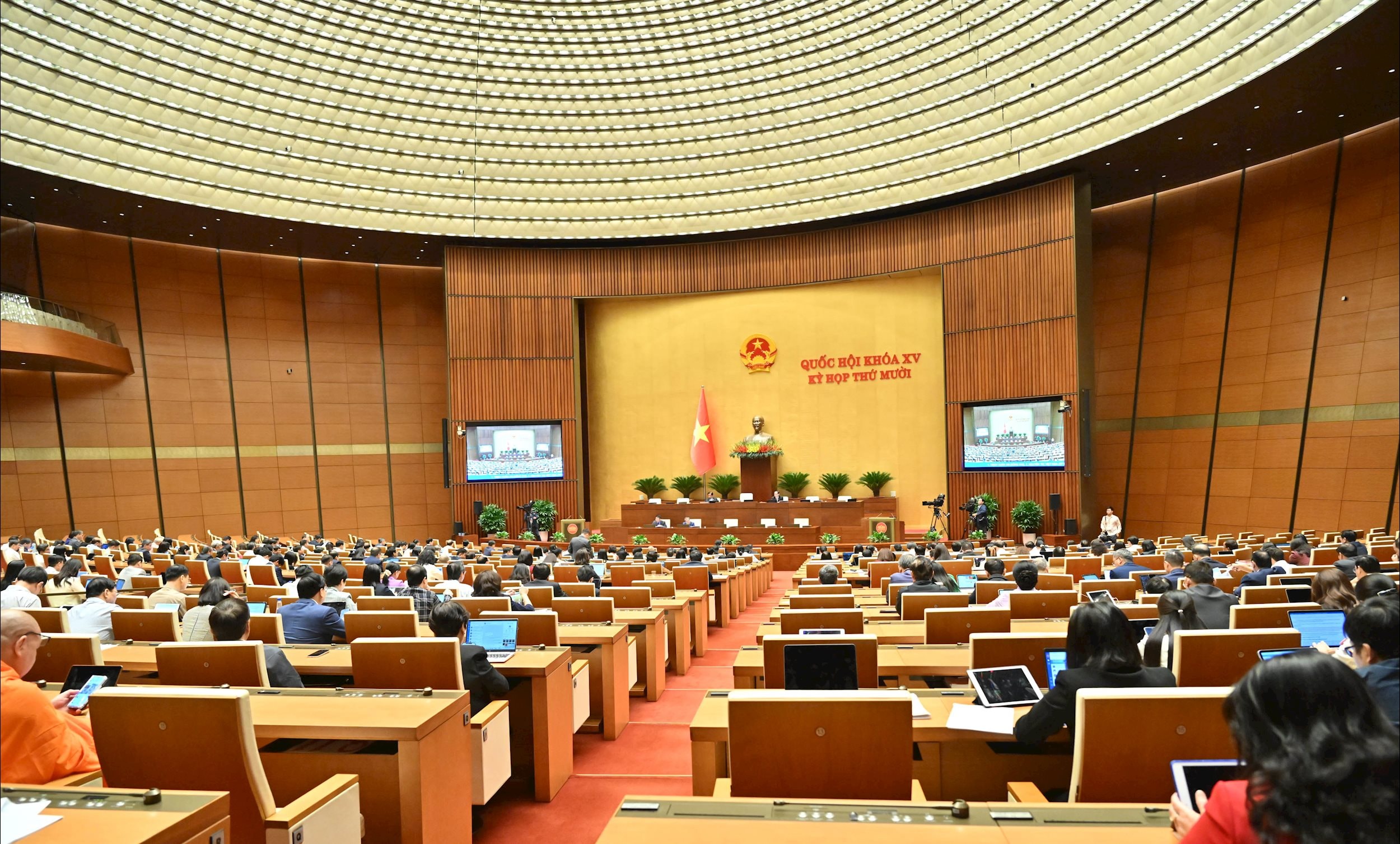Toàn cảnh phiên họpVQK_2550