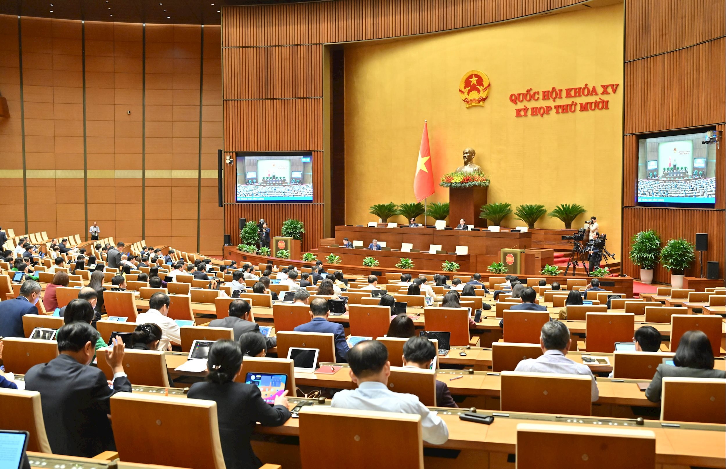 Toàn cảnh phiên họpVQK_2552