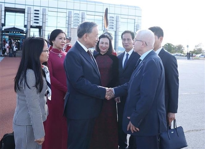 Party General Secretary To Lam wraps up official visit to Bulgaria. (Photo: VNA) vna-potal-tong-bi-thu-to-lam-ket-thuc-chuyen-tham-chinh-thuc-bulgaria-8360883.jpg