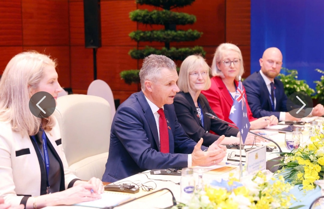 На прийомі виступив пан Метт Тістлвейт, спільний міністр закордонних справ і торгівлі Австралії.