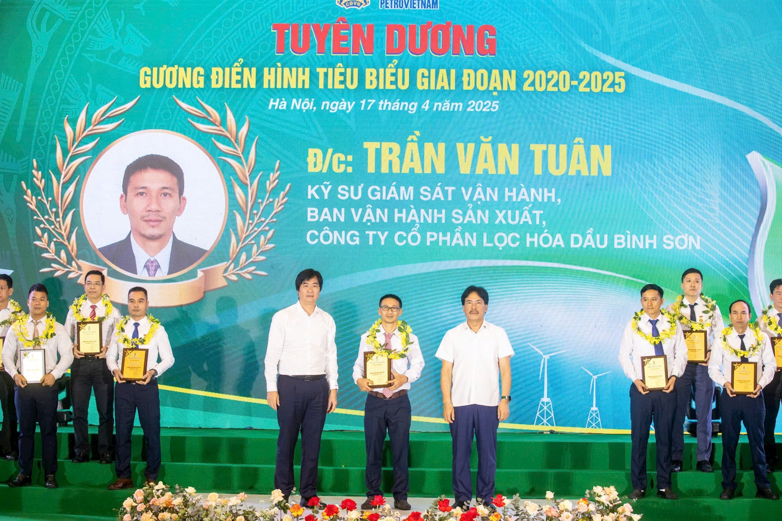 1. Người lao động BSR vừa hồng vừa chuyên, có nhiều sáng kiến sáng tạo trong lao động sản xuất