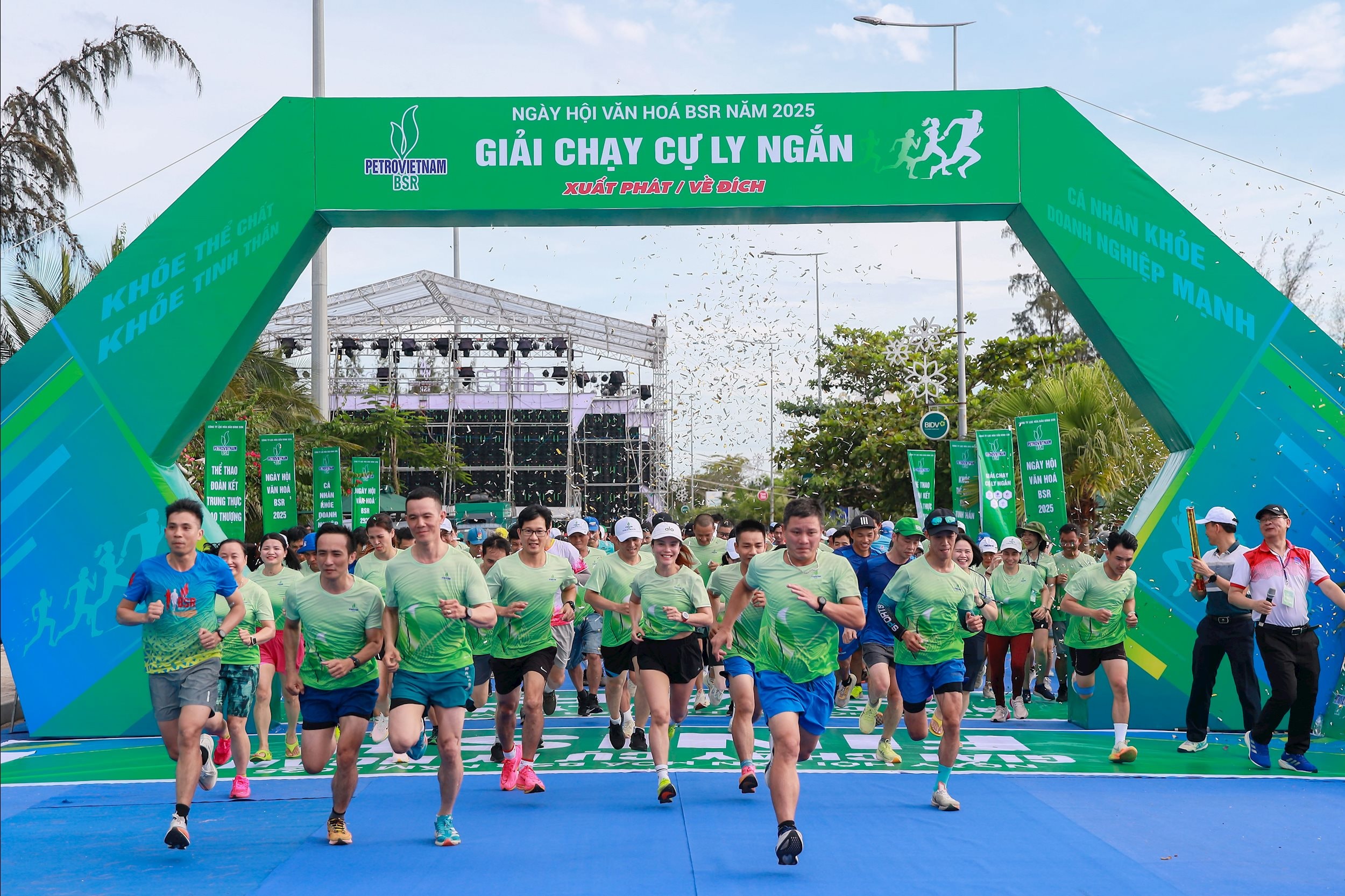 4. Hàng năm có nhiều hoạt động văn hóa – thể thao được tổ chức cho người lao động tham gia