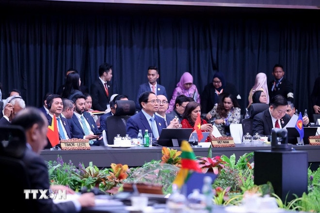 Thủ tướng Phạm Minh Chính tham dự Phiên toàn thể Hội nghị Cấp cao ASEAN lần thứ 47 và Lễ trao Nghị định thư thứ hai sửa đổi Hiệp định Thương mại Hàng hóa ASEAN (ATIGA). (Ảnh: Dương Giang/TTXVN) ttxvn-thu-tuong-pham-minh-chinh-asean-4-resize.jpg