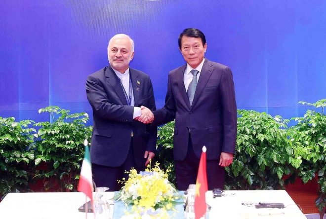 luong-tam-quang-vahid-jalalzadeh-vna.jpg