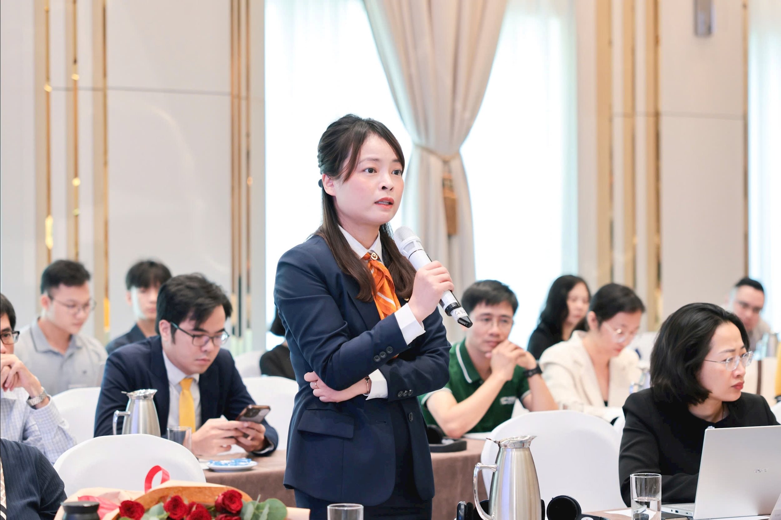 Anh 3 - Ba Vu Nam Huong PTGD LPBank