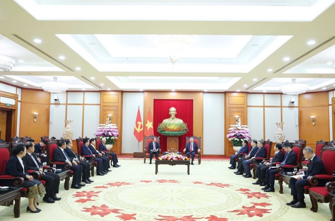 An overview of the meeting in Hanoi on October 27 (Photo: VNA) vna-potal-tong-bi-thu-to-lam-tiep-pho-thu-tuong-lao-kikeo-khaykhamphithoune-8366792.jpg