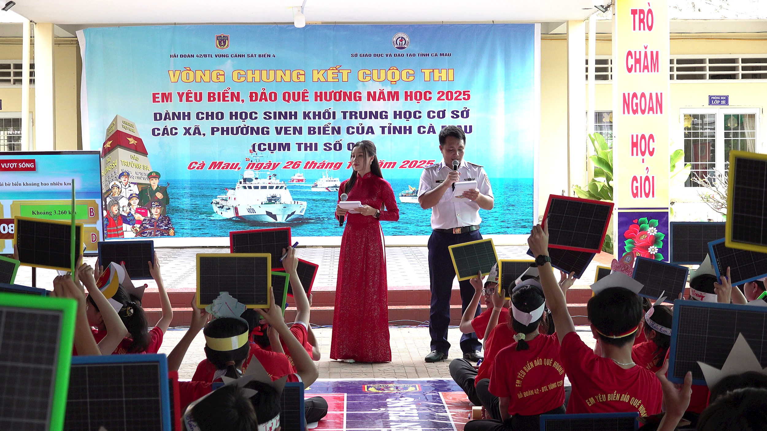 Quang cảnh cuộc thi trực tiếp