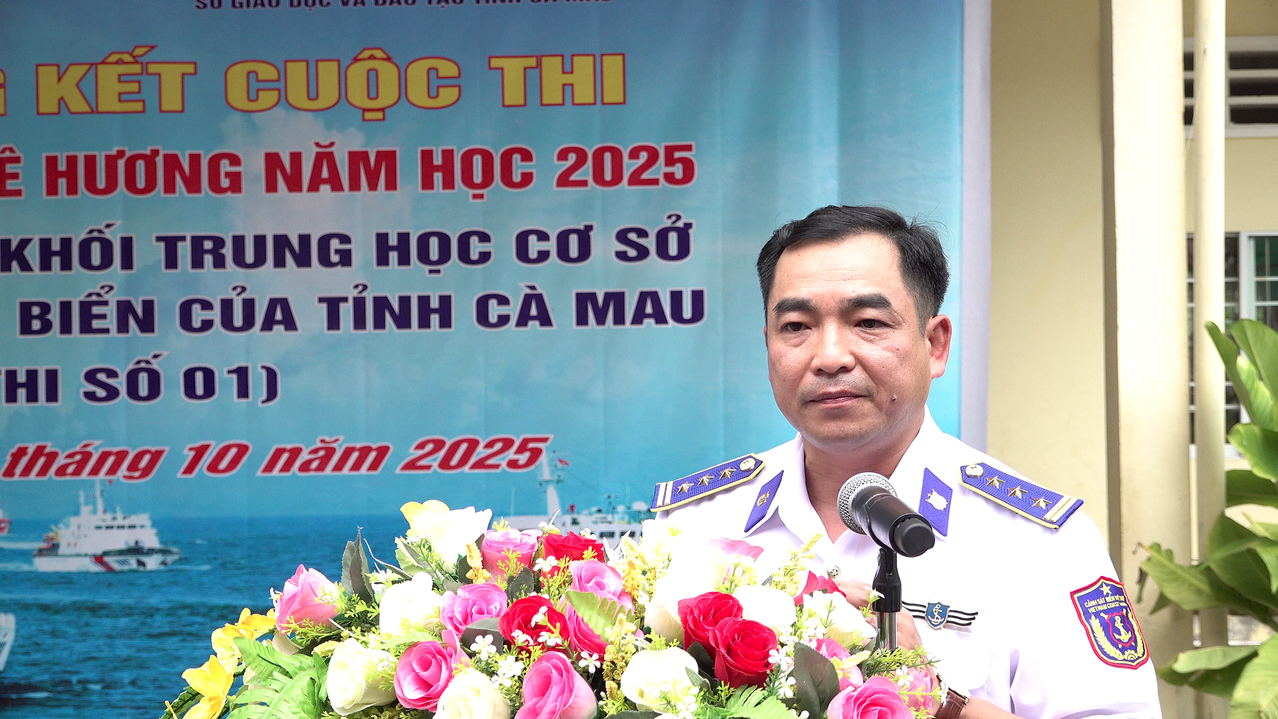 Thượng tá Trịnh Minh Hiển, Chính ủy Hải đoàn 42 phát biểu khai mạc cuộc thi