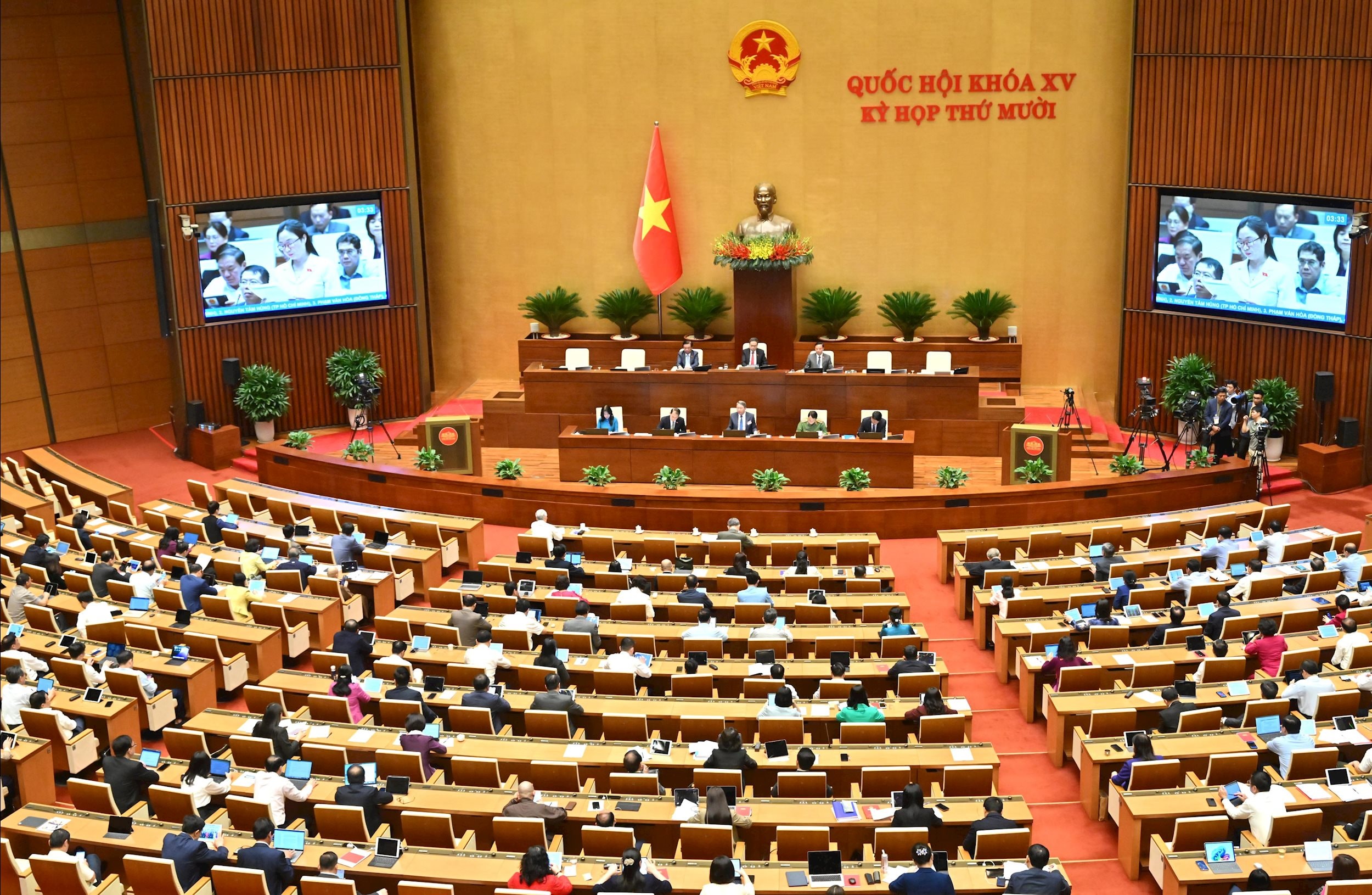 Toàn cảnh phiên họp Quốc hộiVQK_2726