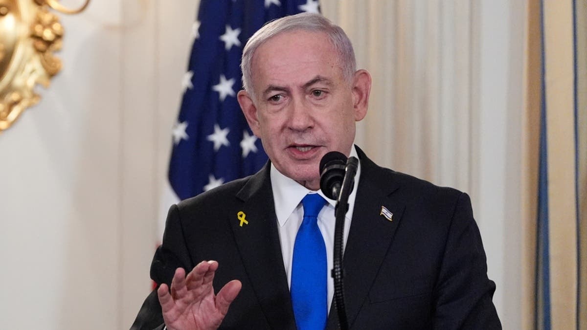 Thủ tướng Israel Benjamin Netanyahu phát biểu trong cuộc họp báo với Tổng thống Donald Trump tại Phòng ăn Nhà nước của Nhà Trắng, thứ Hai, ngày 29 tháng 9 năm 2025, tại Washington. (Ảnh AP/Alex Brandon)