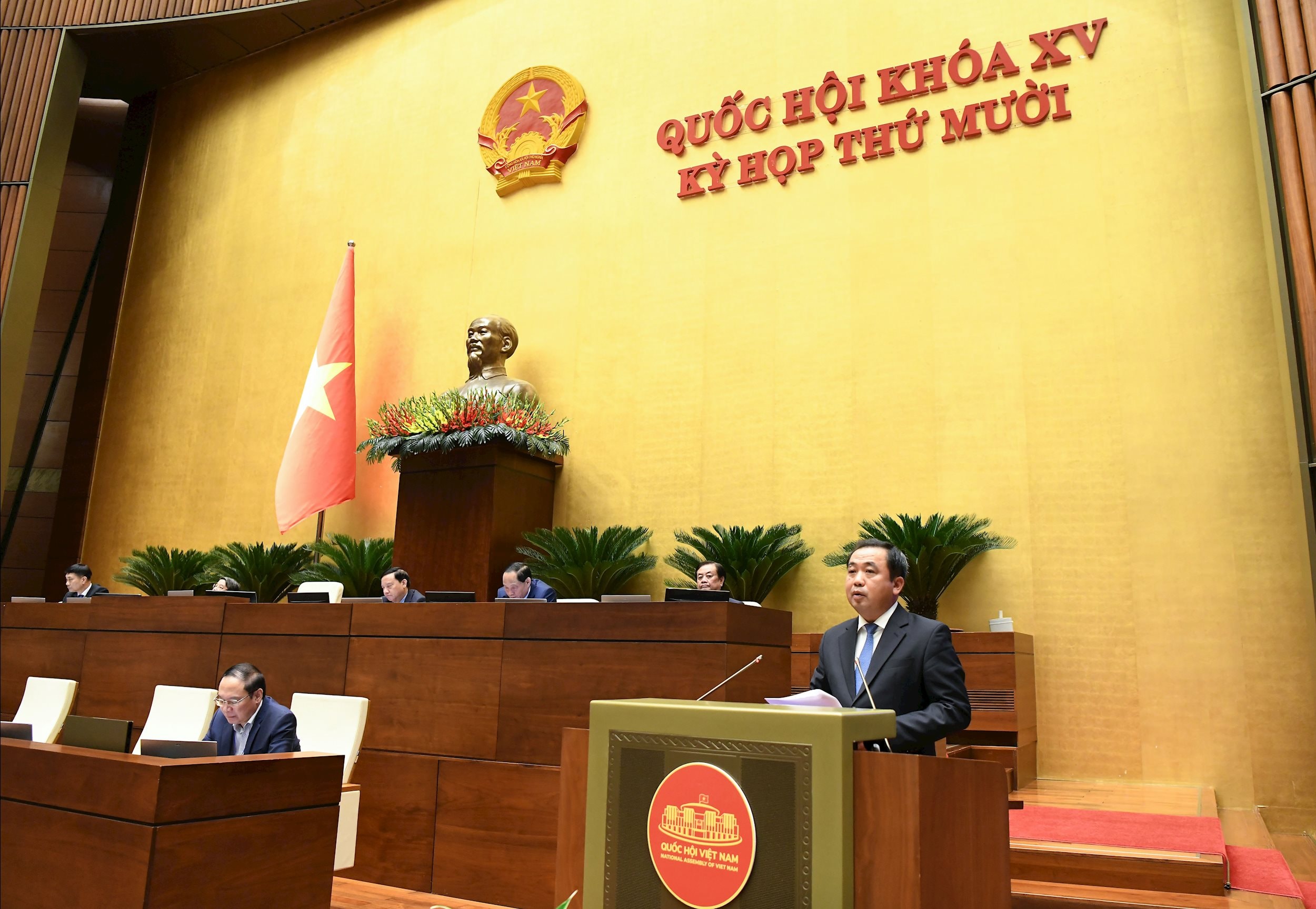 Bộ trưởng Bộ Nông nghiệp và Môi trường Trần Đức Thắng giải trình.5