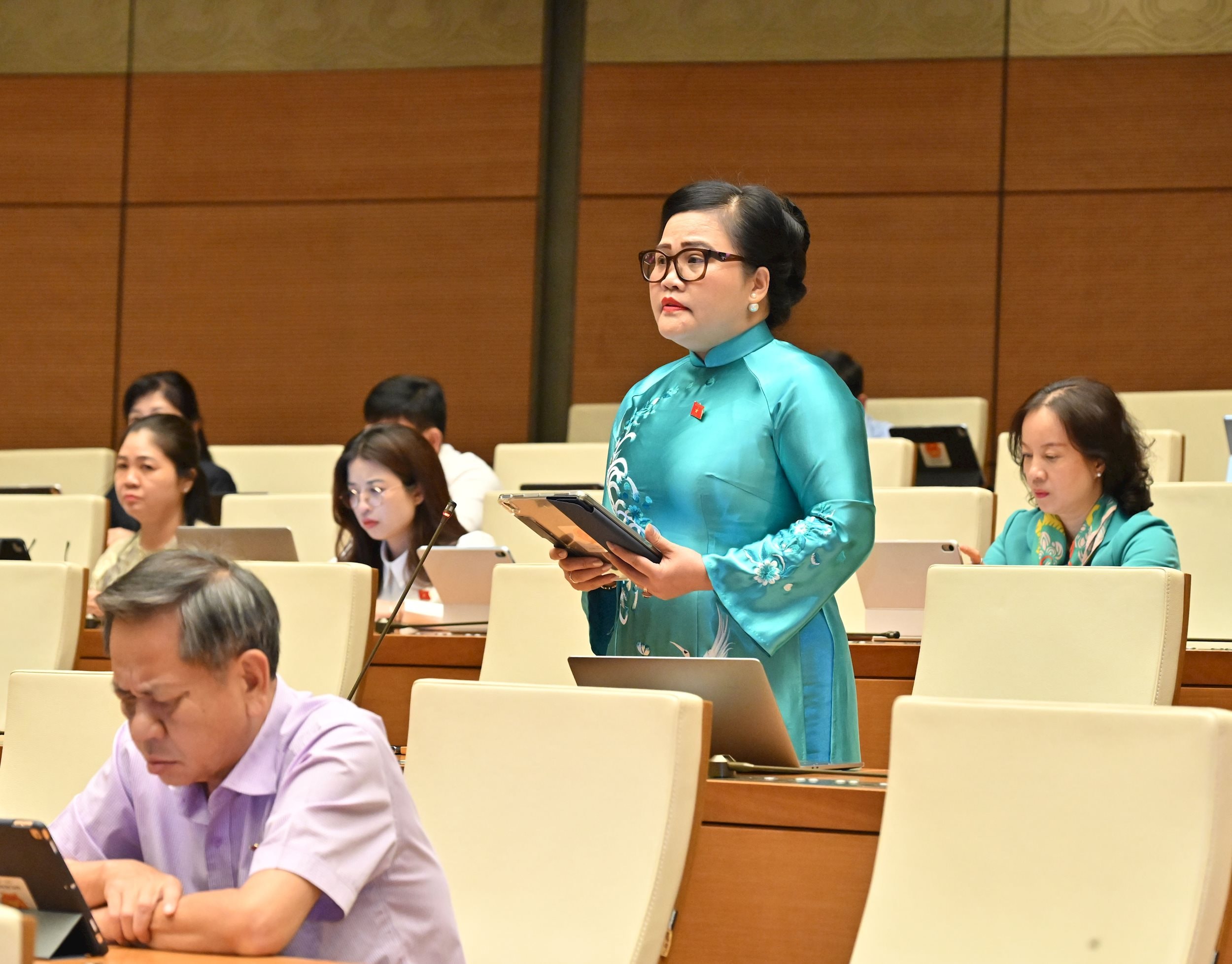 ĐBQH Nguyễn Thị Sửu (Huế)VQK_3469