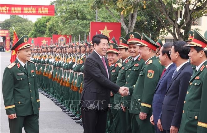 State President Luong Cuong visits Military Region 3 on October 28 to attend a ceremony marking the 80th traditional day of the traditional day of the armed forces of the military region. (Photo: VNA)