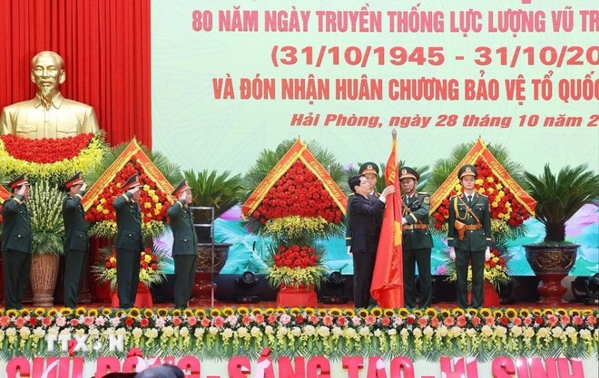 2810-chu-tich-nuoc-quan-khu-3-11.jpg