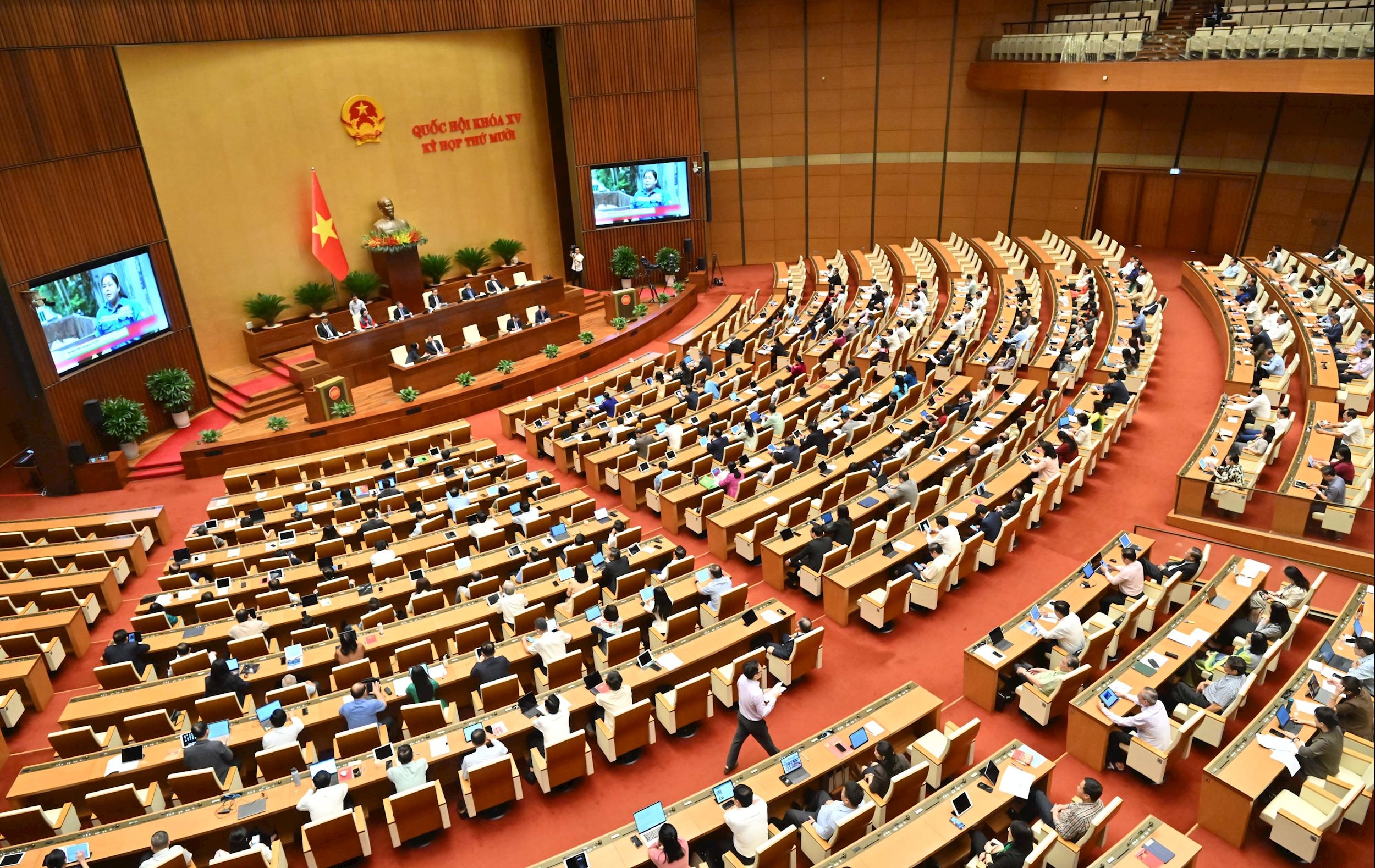 Quốc hội xem phim đoàn giám sátVQK_3136